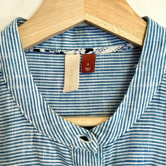 Pilcro Peasant Anthropologie Long Sleeve Button Down Blue Cropped Blouse Small - Picture 4 of 6